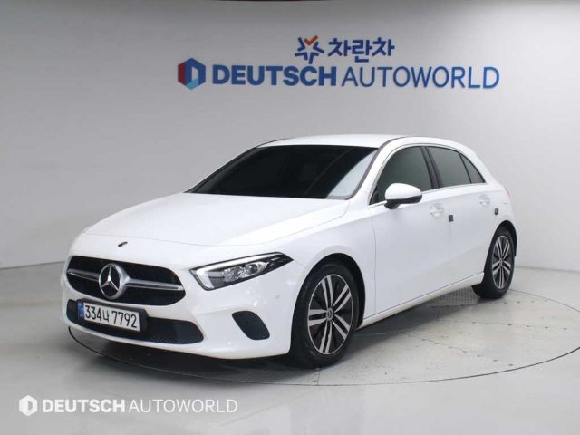 2021 Mercedes-Benz A-Class W177 A220 세단