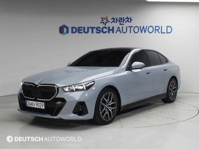 2026 BMW 5 Series (G60) 520i M 스포츠