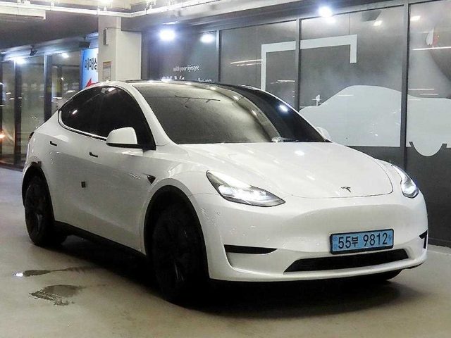 2024 Tesla Model Y RWD