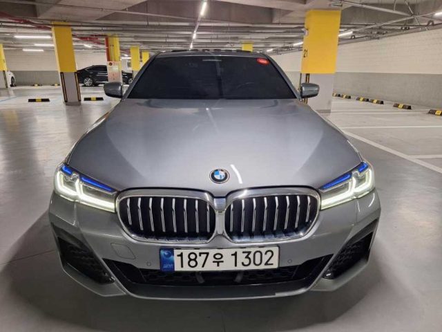2023 BMW 5 Series (G30) 530i xDrive M 스포츠