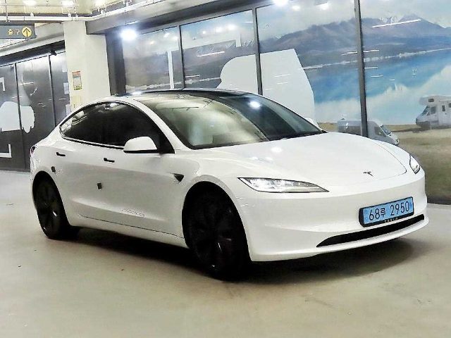 2024 Tesla Model 3 RWD