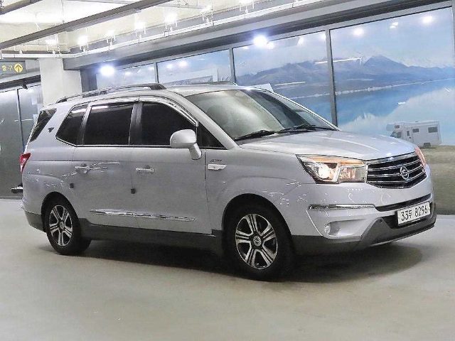 2014 KG Mobility Korando Turismo 4WD GT 9인승