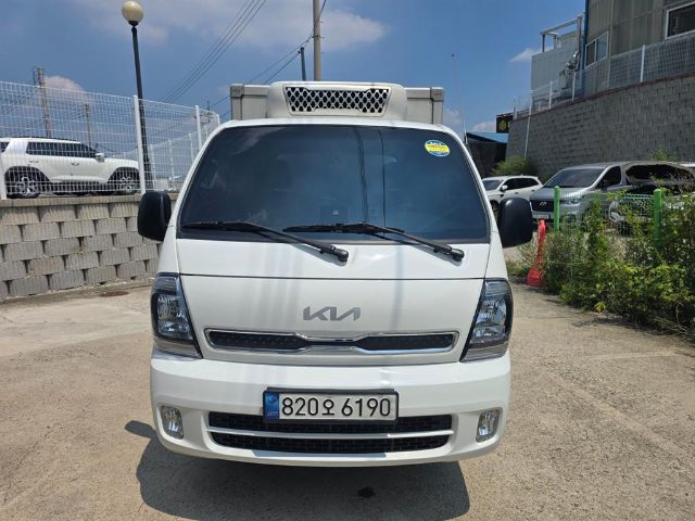 2022 Kia Bongo 3 1.0톤/킹캡/초장축/표준형/ (듀얼컴프) 냉동탑