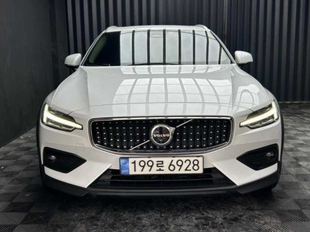 2022 Volvo V60 크로스 컨트리 2세대 2.0 B5 얼티메이트 AWD