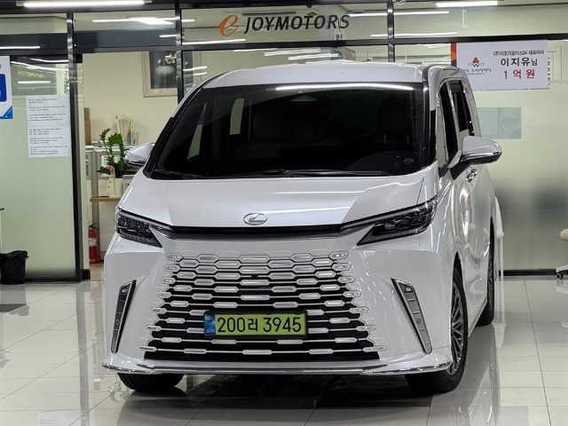 2025 Lexus LM 2세대 (AW10) 500h 이그제큐티브