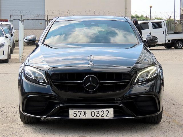 2016 Mercedes-Benz E-Class W213 E300 4MATIC 익스클루시브