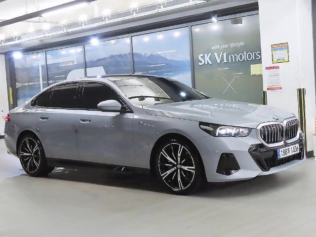 2024 BMW 5 Series (G60) 530i xDrive M 스포츠