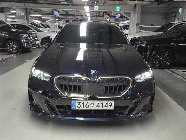 2026 BMW 5 Series (G60) 530i xDrive M 스포츠