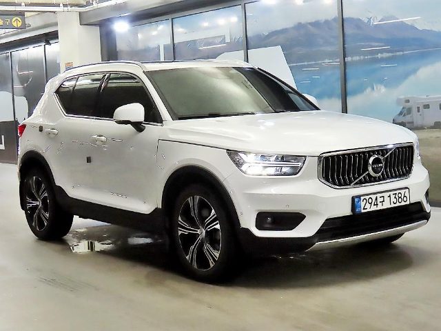 2022 Volvo XC40 B4 AWD 인스크립션
