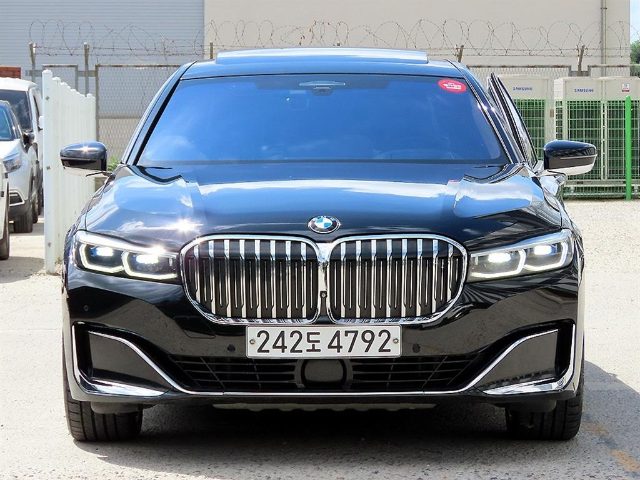 2020 BMW 7 Series (G11) M760Li xDrive 엑설런스
