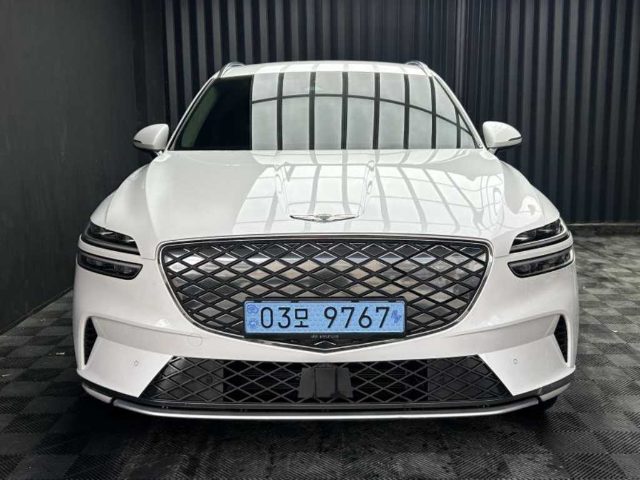 2022 Genesis GV70 e-AWD