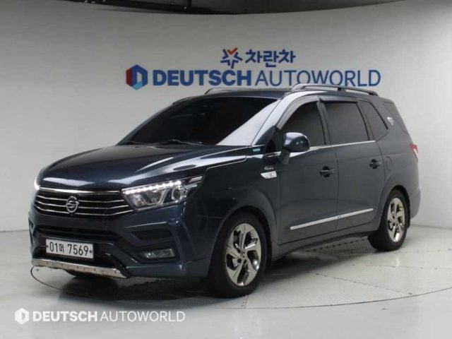 2018 KG Mobility Korando Turismo 4WD RX 9인승