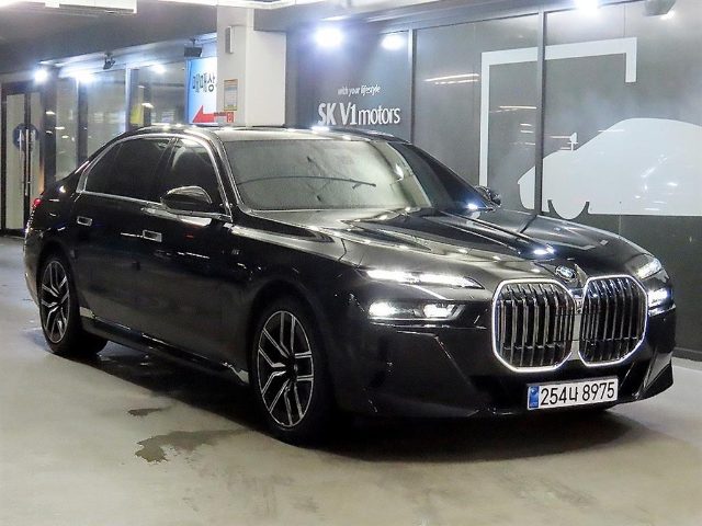 2023 BMW 7 Series (G70) 740d xDrive M 스포츠