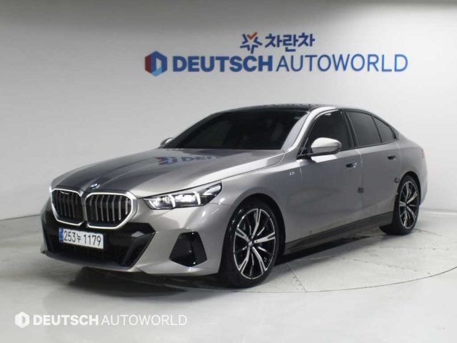 2025 BMW 5 Series (G60) 530i xDrive M 스포츠
