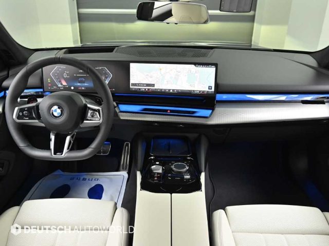 2025 BMW 5 Series (G60) 520i M 스포츠