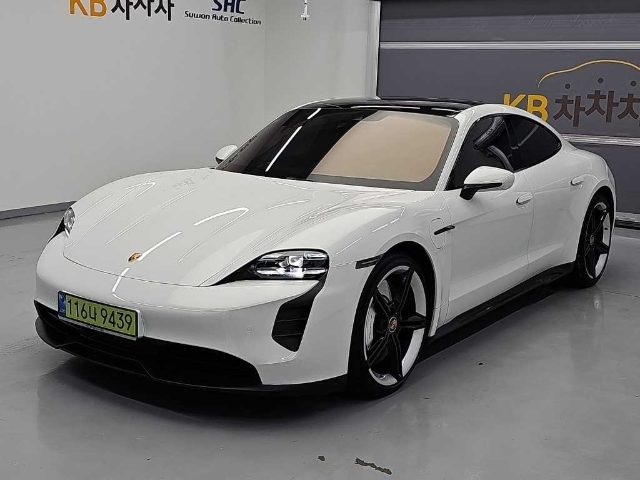 2024 Porsche Taycan GTS
