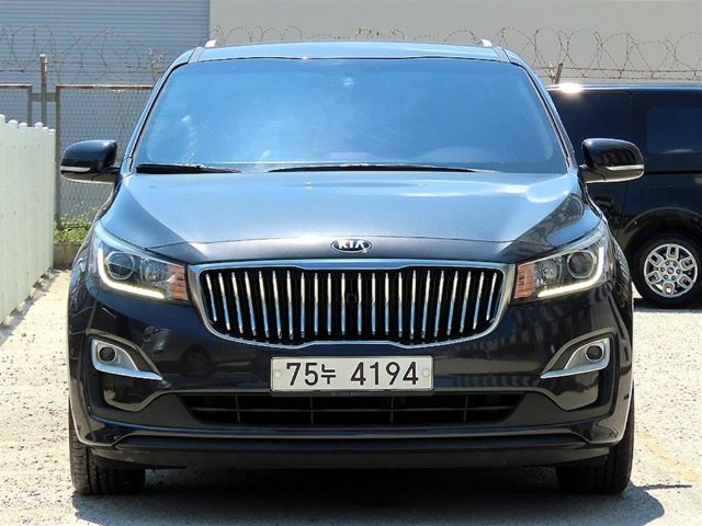 2018 Kia Carnival 디젤 11인승 프레스티지