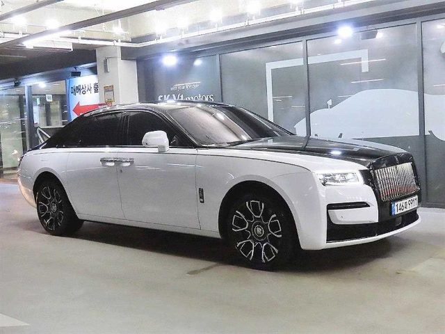 2024 Rolls-Royce Ghost 2세대 6.7 블랙 배지