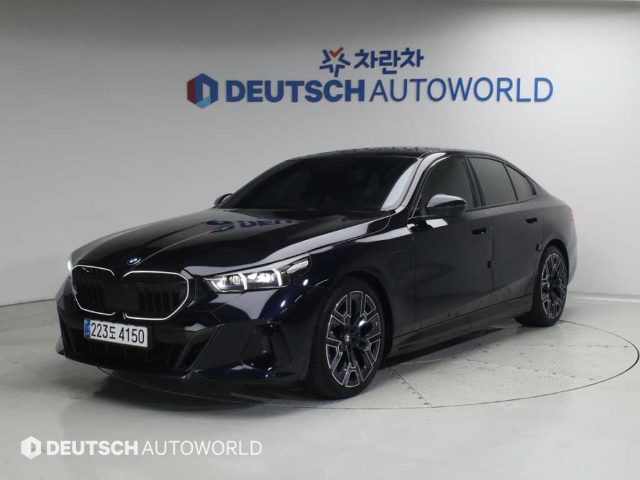 2025 BMW 5 Series (G60) 530e xDrive M 스포츠
