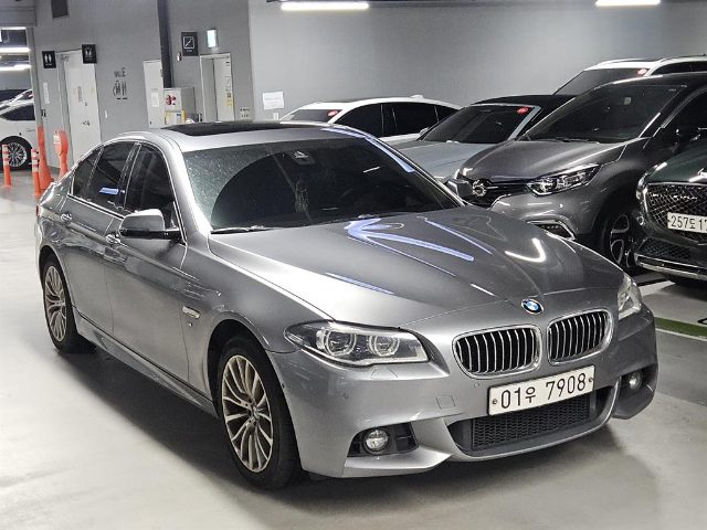 2015 BMW 5 Series (F10) 520d xDrive M 에어로다이나믹