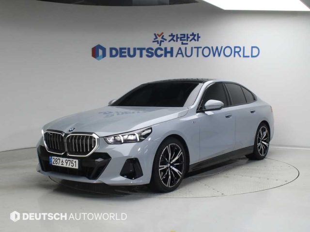 2024 BMW 5 Series (G60) 530i xDrive M 스포츠