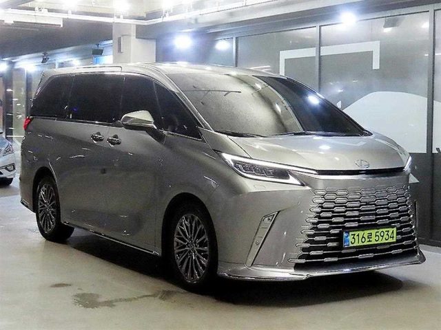 2025 Lexus LM 2세대 (AW10) 500h 이그제큐티브