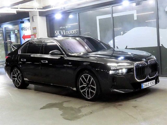 2025 BMW 7 Series (G70) 740i xDrive M 스포츠