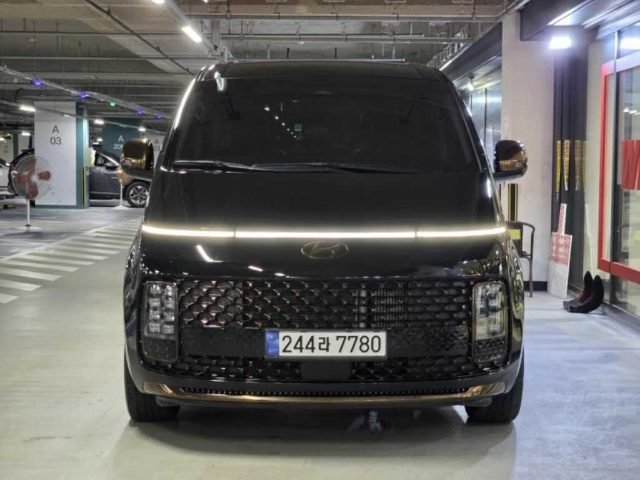 2025 Hyundai Staria 2WD 디젤 라운지 프레스티지 9인승