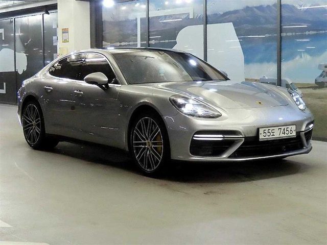 2018 Porsche Panamera (971) 4.0 터보