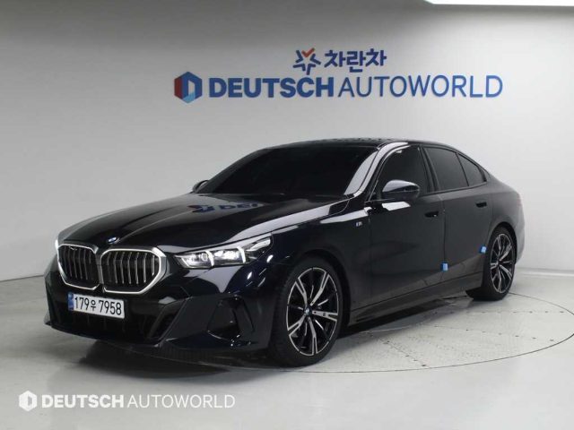 2024 BMW 5 Series (G60) 530i xDrive M 스포츠