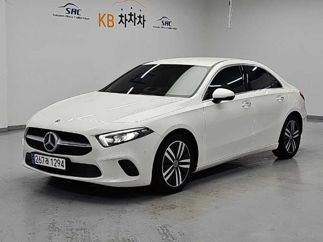 2021 Mercedes-Benz A-Class W177 A220 세단