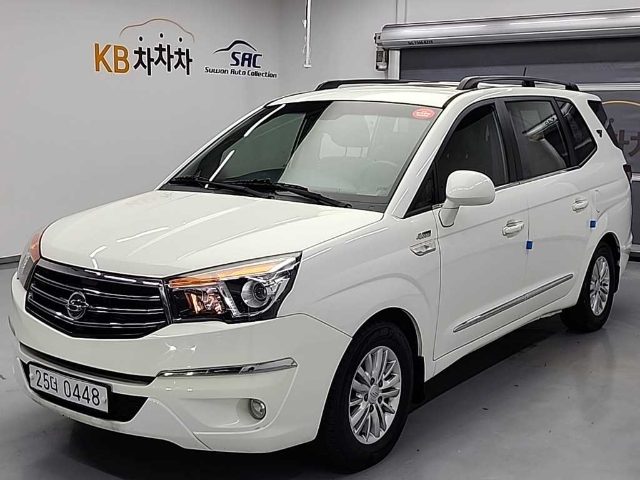 2015 KG Mobility Korando Turismo 4WD TX 9인승
