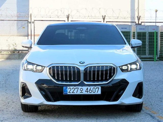 2024 BMW 5 Series (G60) 530i xDrive M 스포츠
