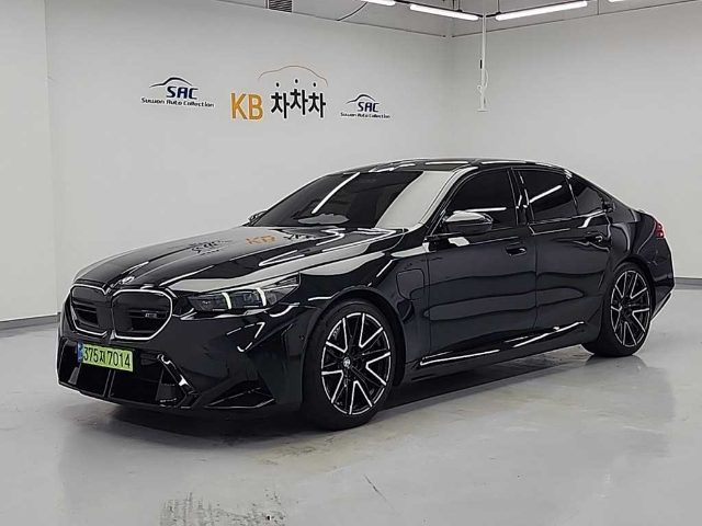 2025 BMW M5 7세대 4.4