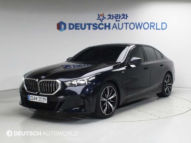 2025 BMW 5 Series (G60) 530i xDrive M 스포츠
