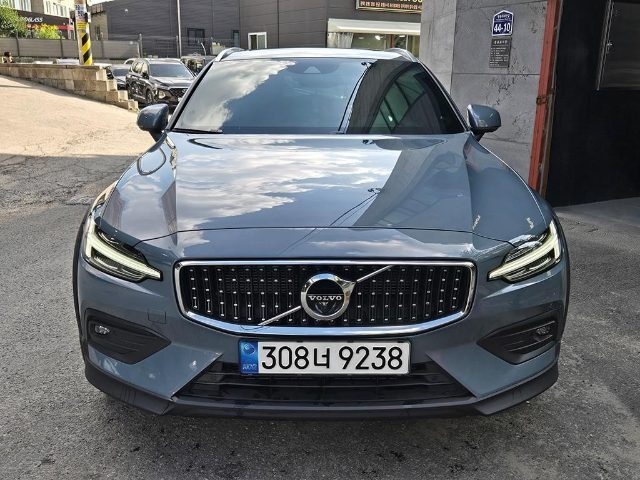2022 Volvo V60 크로스 컨트리 2세대 2.0 B5 프로 AWD