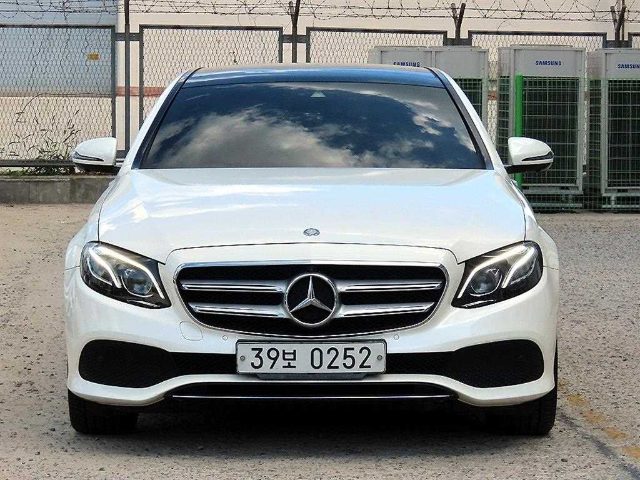 2016 Mercedes-Benz E-Class W213 E300 4MATIC 아방가르드