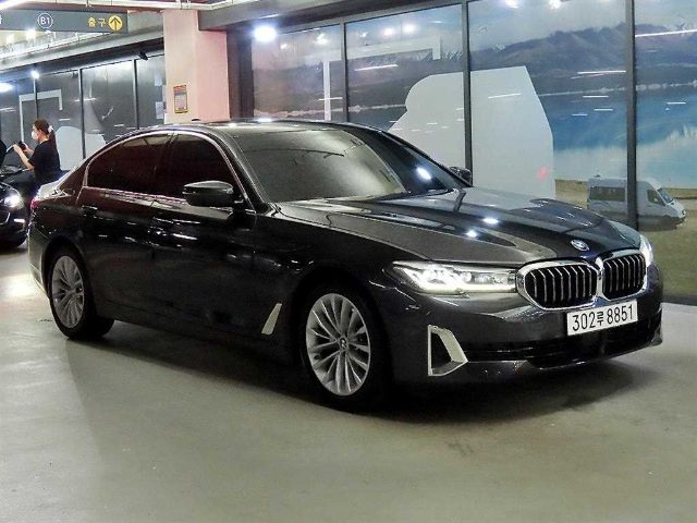 2023 BMW 5 Series (G30) 520i 럭셔리