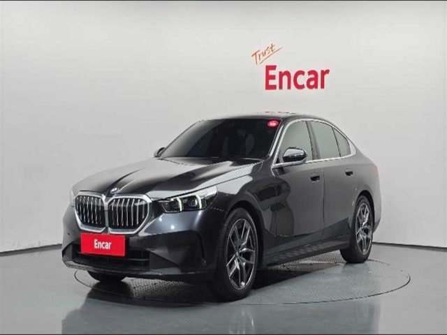 2024 BMW 5 Series (G60) 520i