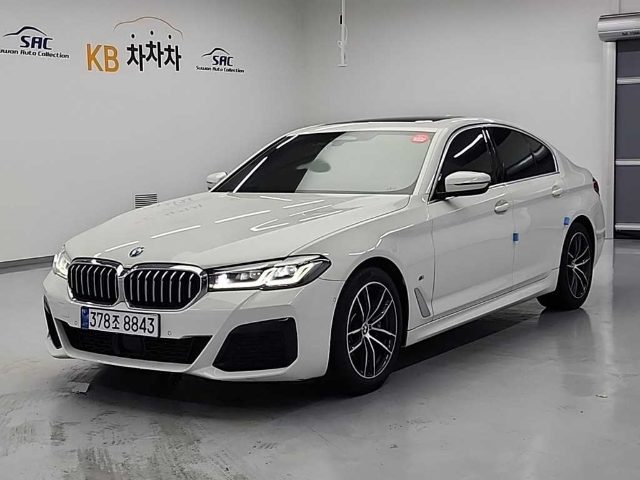 2022 BMW 5 Series (G30) 520i M 스포츠