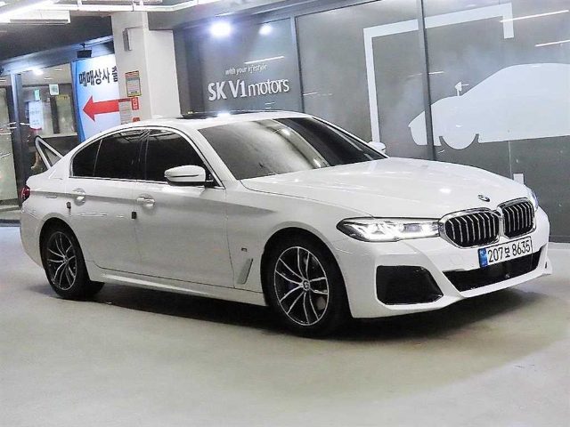 2022 BMW 5 Series (G30) 520i M 스포츠