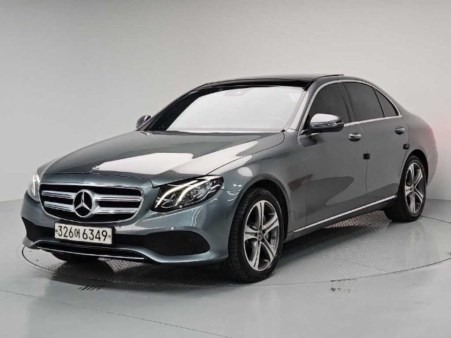 2018 Mercedes-Benz E-Class W213 E300 아방가르드