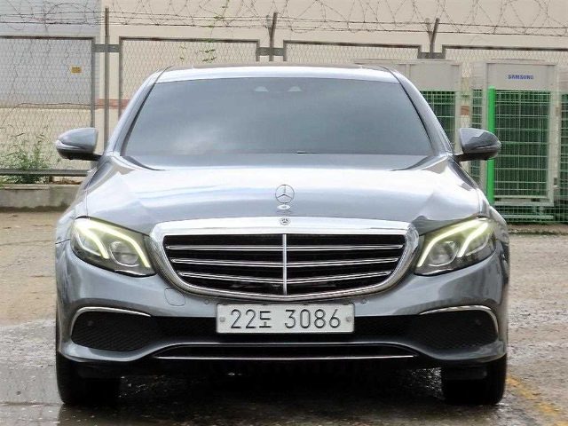 2018 Mercedes-Benz E-Class W213 E300 4MATIC 아방가르드