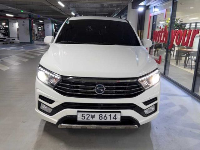 2018 KG Mobility Korando Turismo 4WD 아웃도어 에디션
