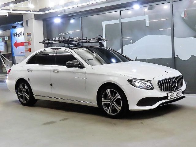 2018 Mercedes-Benz E-Class W213 E300 아방가르드