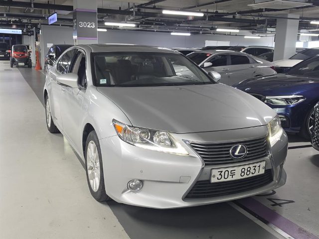 2013 Lexus ES 슈프림