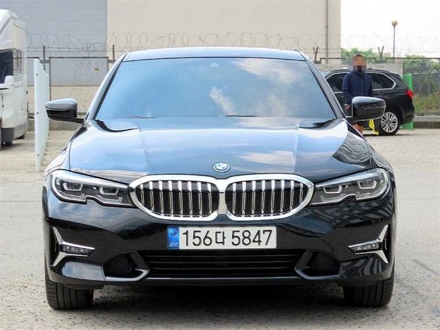 2022 BMW 3 Series (G20) 330e M 스포츠