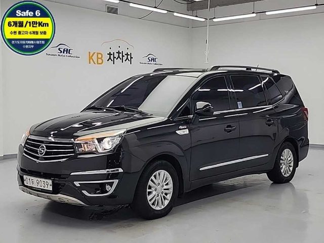 2017 KG Mobility Korando Turismo 4WD RX 9인승