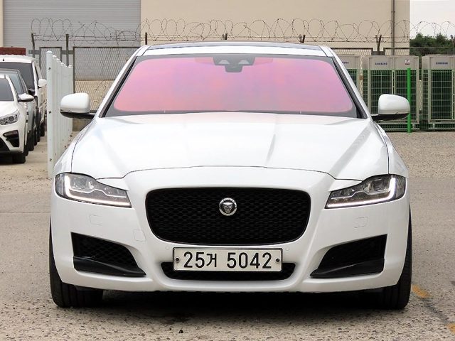 2017 Jaguar XF (X260) 3.0D 포트폴리오