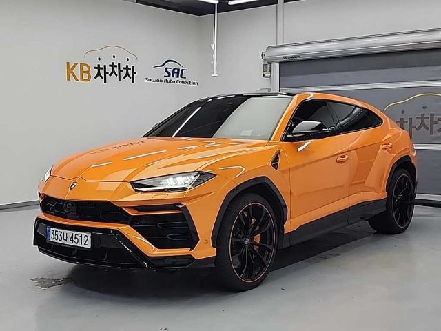 2021 Lamborghini Urus 4.0 V8